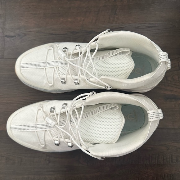 On Cloud Cloudtrax Boots - Picture 3 of 5